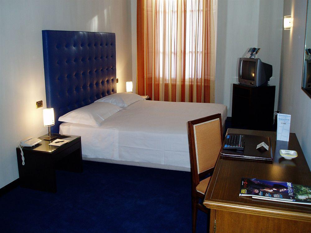 Sina Maria Luigia Hotel Parma Bagian luar foto