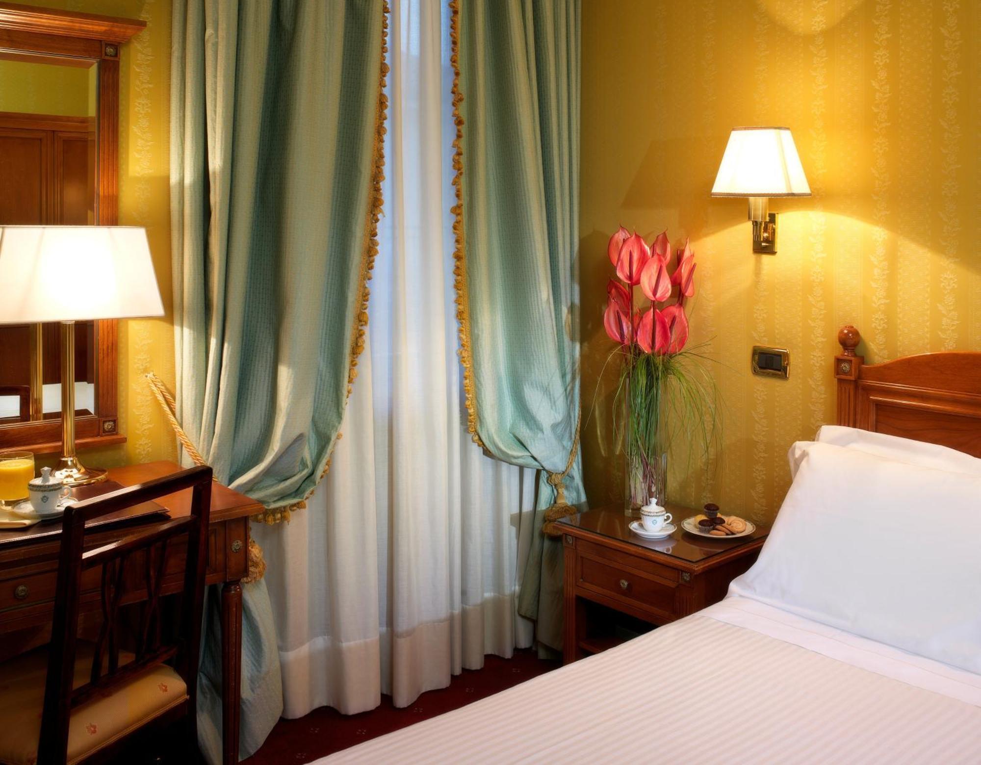 Sina Maria Luigia Hotel Parma Bagian luar foto