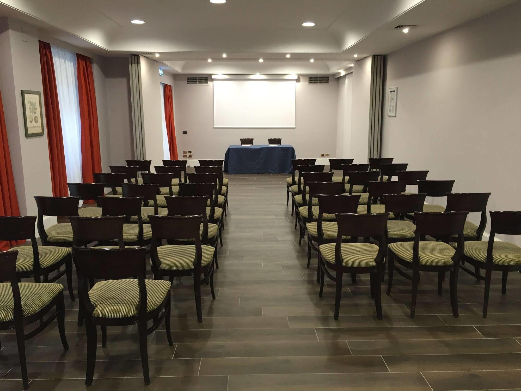 Sina Maria Luigia Hotel Parma Bagian luar foto